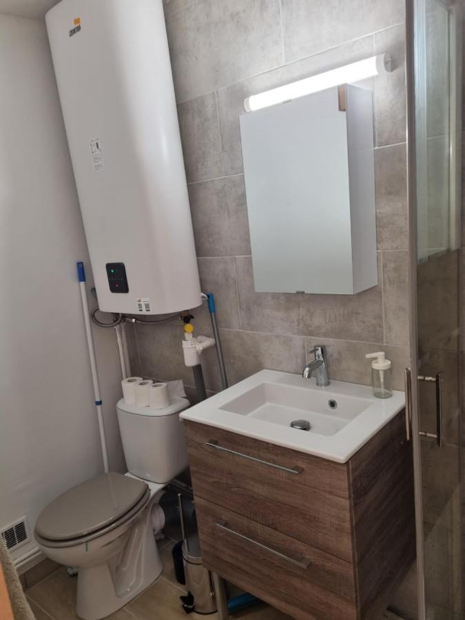 Charmant Studio Neuf 150M Plage Sur Avenue Principale Climatise Et Parking Cavalaire-sur-Mer Luaran gambar